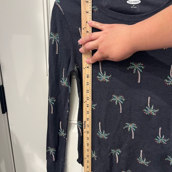Old Navy medium gray Top with Colorful Palm Tree Design - Picture 4 of 5